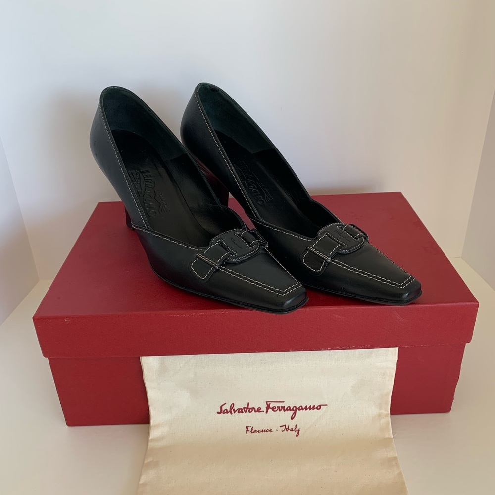 Salvatore Ferragamo 9 b Black heels preowned